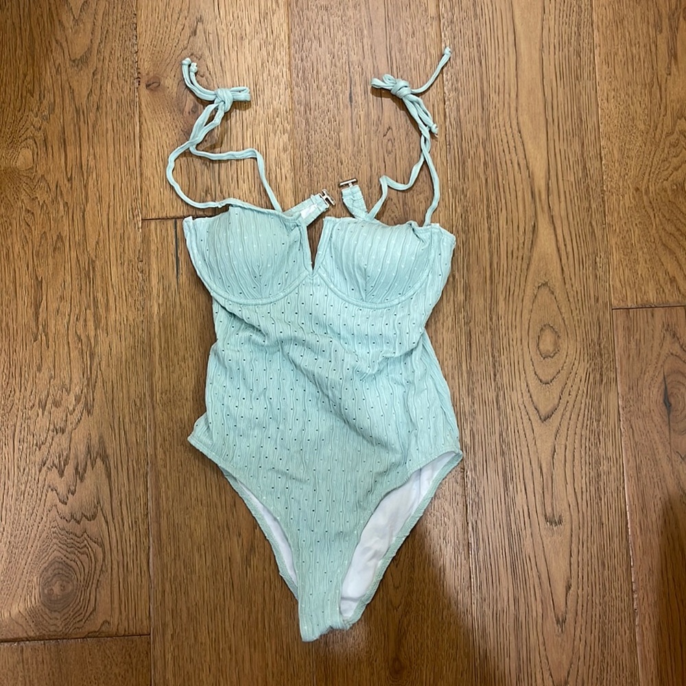 Nevwr worn shein one piece size size medium